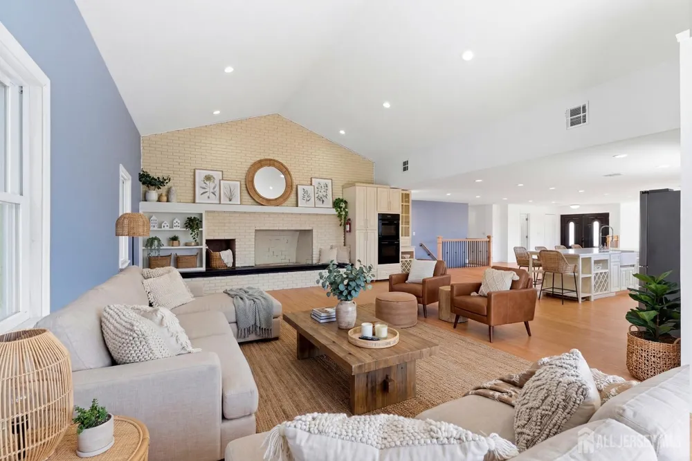 2 Rossi Drive Clinton Town, NJ 08809