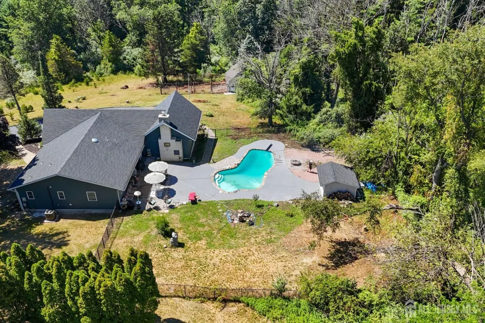 2 Rossi Drive Clinton Town, NJ 08809