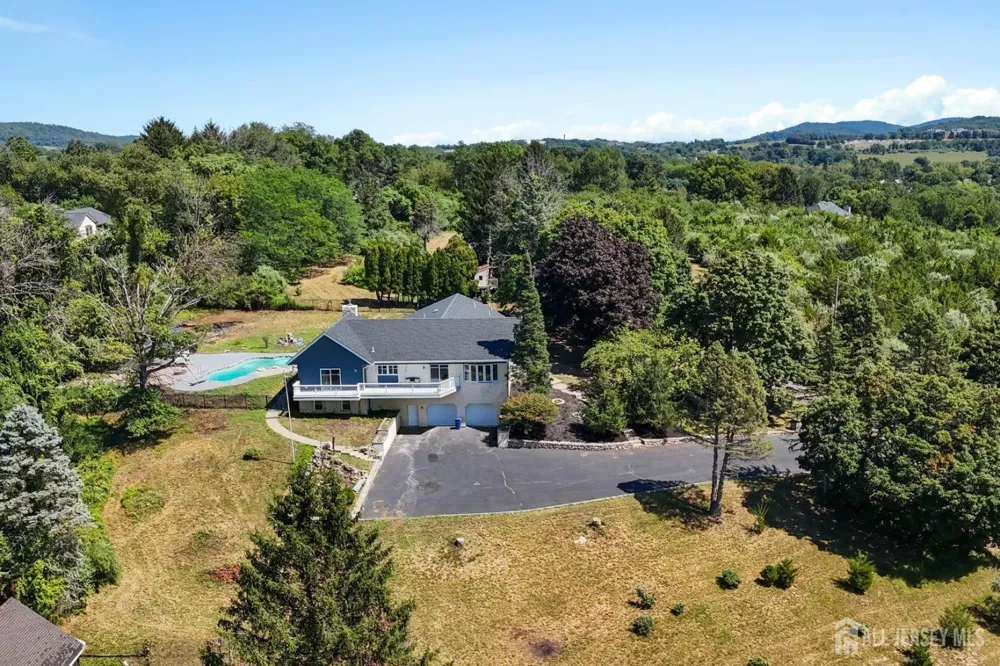 2 Rossi Drive Clinton Town, NJ 08809