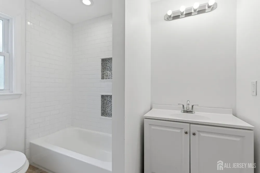 2 Rossi Drive Clinton Town, NJ 08809