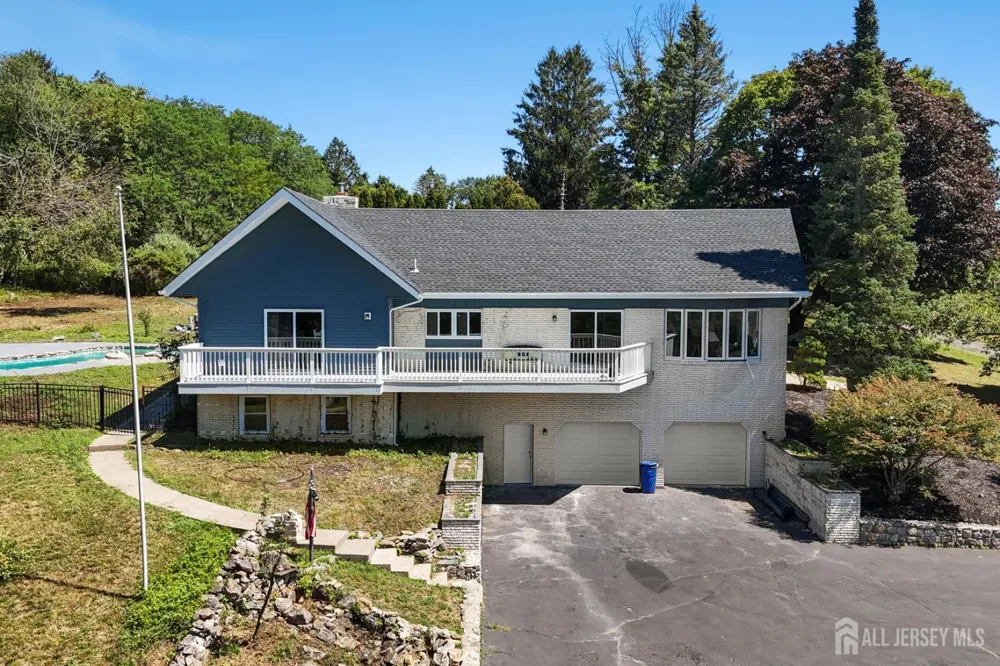 2 Rossi Drive Clinton Town, NJ 08809