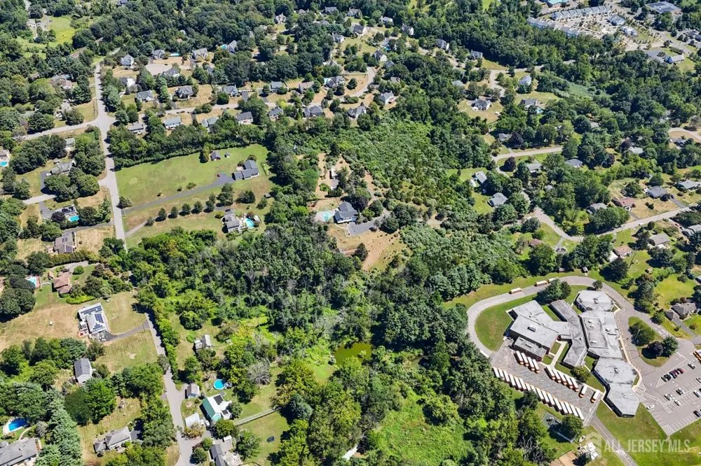 2 Rossi Drive Clinton Town, NJ 08809