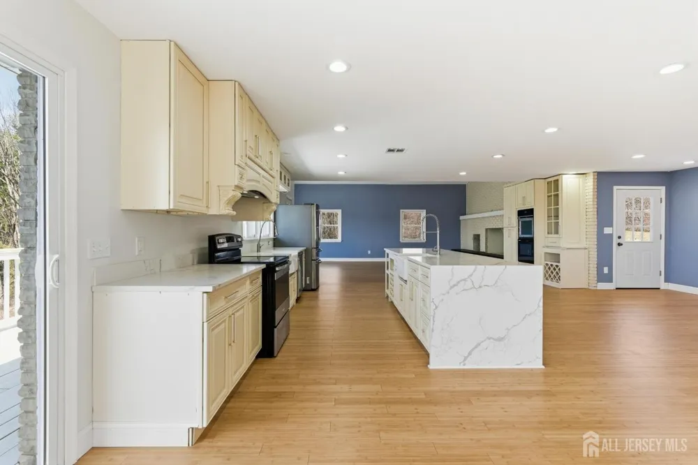 2 Rossi Drive Clinton Town, NJ 08809