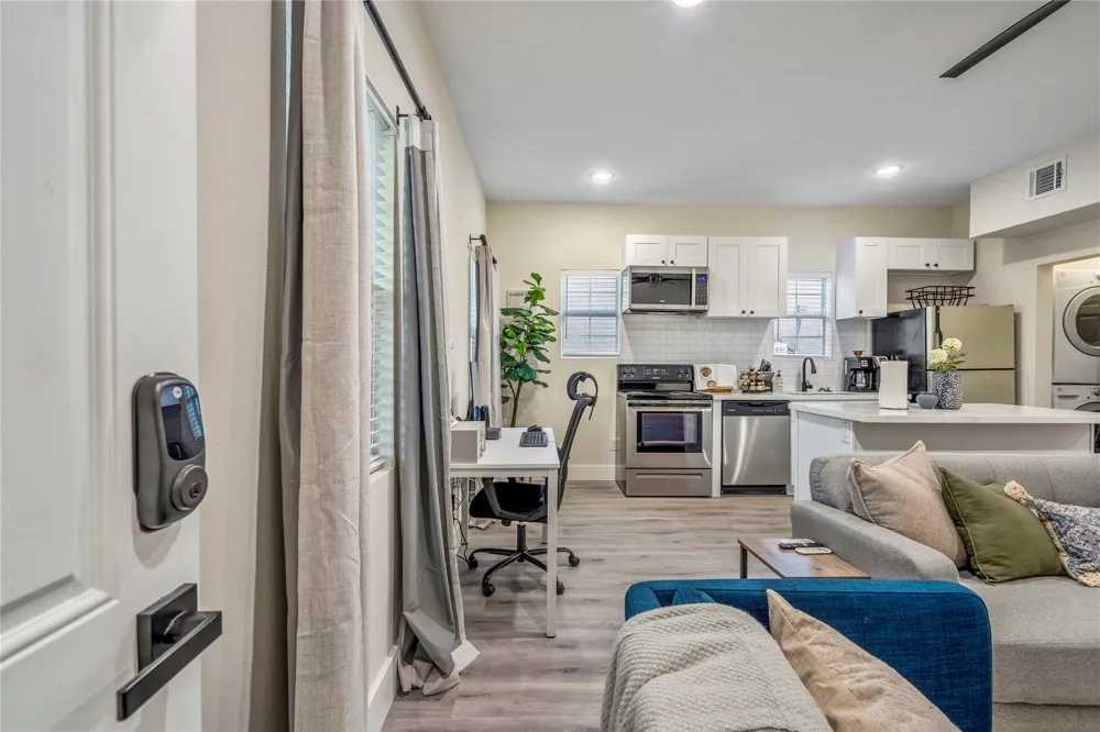 5 Estelle Street #1 Houston, TX 77003