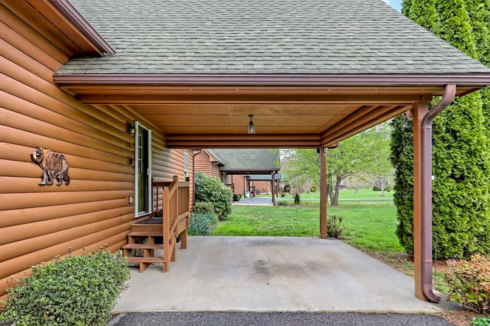 3556 River Front Lane Hiawassee, GA 30546