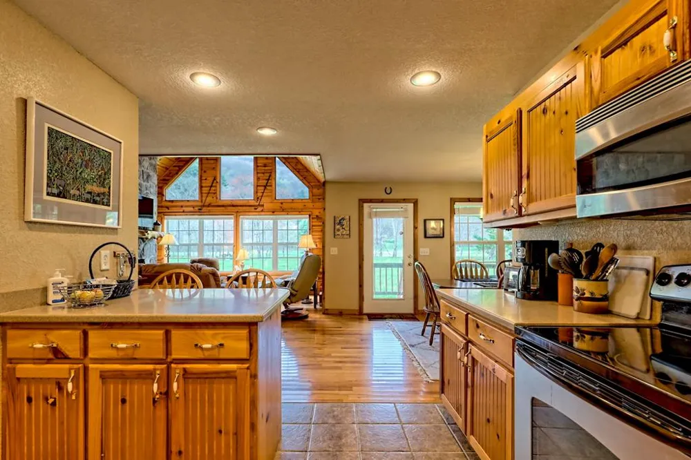 3556 River Front Lane Hiawassee, GA 30546