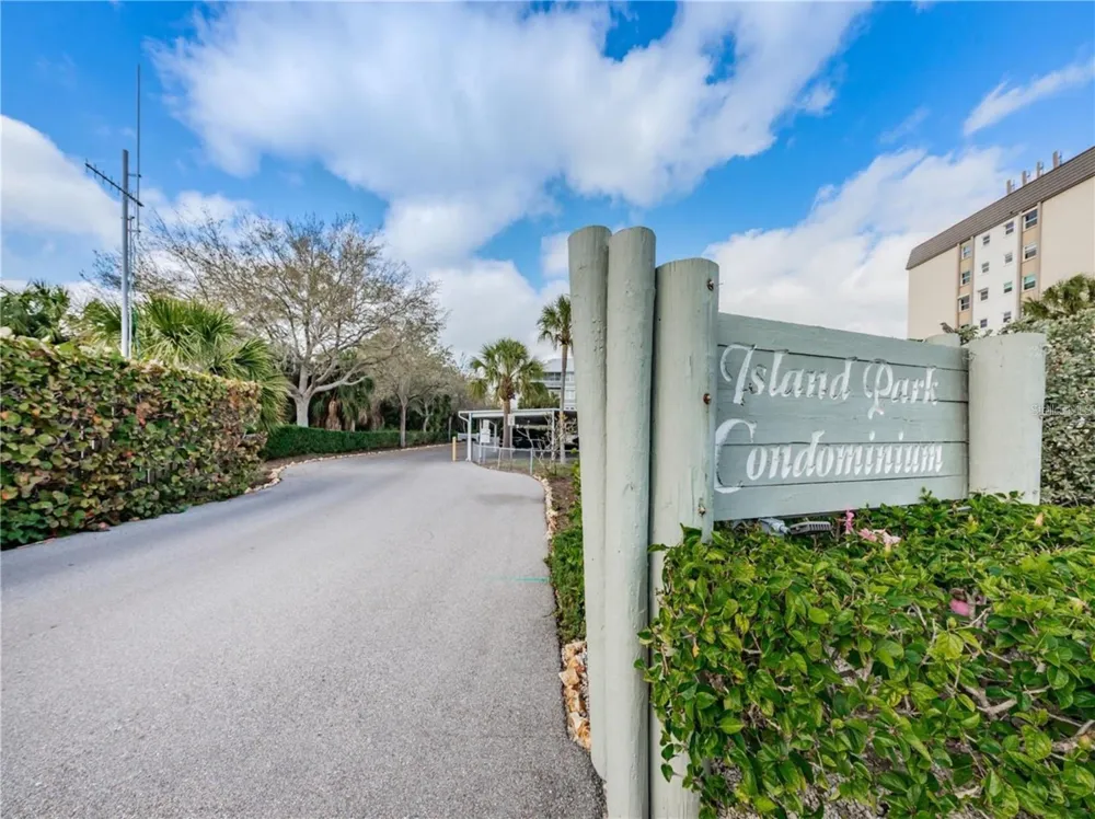 7 ISLAND PARK PLACE #204 Dunedin, FL 34698