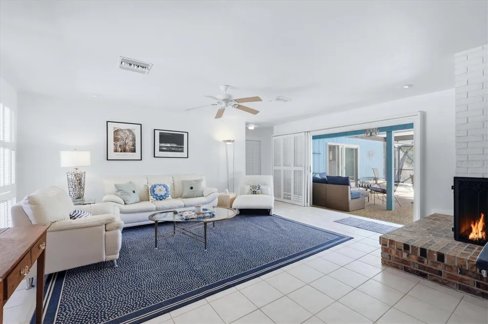 616 LYONS LANE Longboat Key, FL 34228