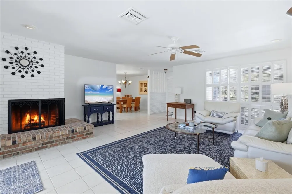 616 LYONS LANE Longboat Key, FL 34228