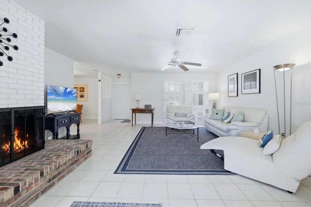 616 LYONS LANE Longboat Key, FL 34228