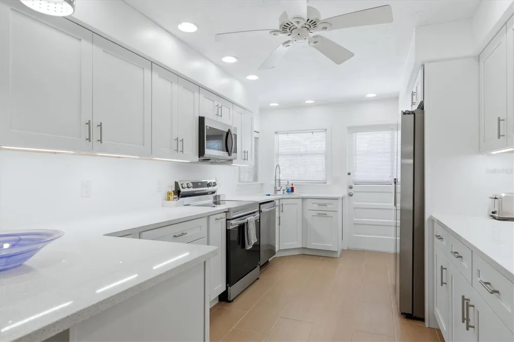 616 LYONS LANE Longboat Key, FL 34228
