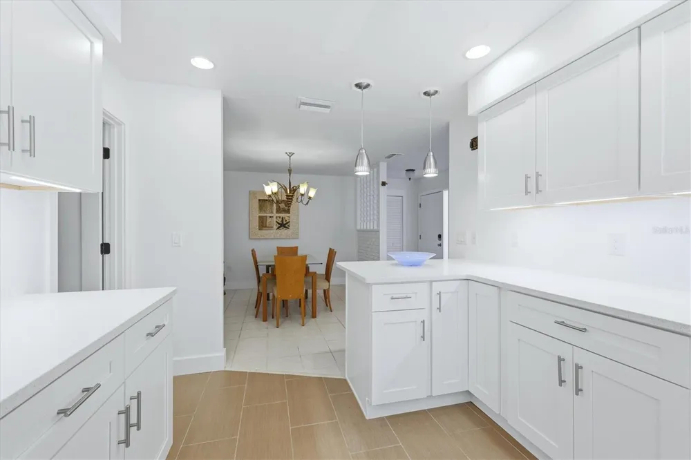 616 LYONS LANE Longboat Key, FL 34228