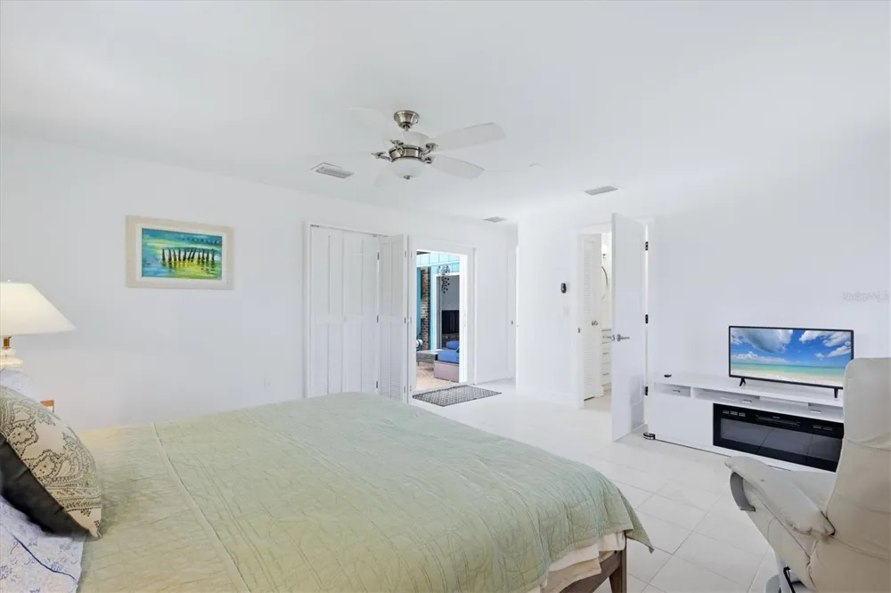 616 LYONS LANE Longboat Key, FL 34228