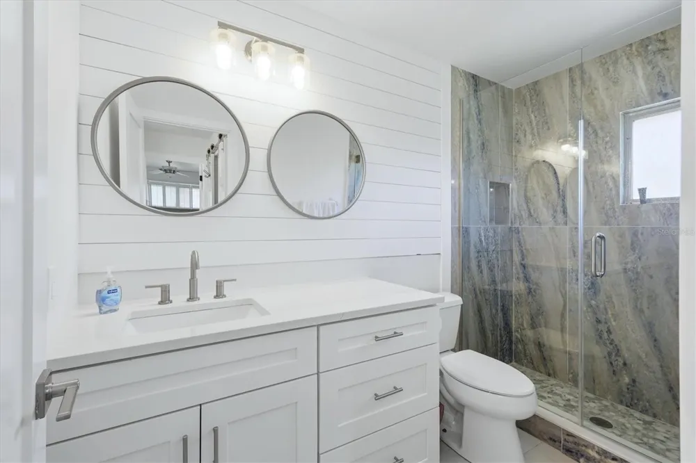 616 LYONS LANE Longboat Key, FL 34228