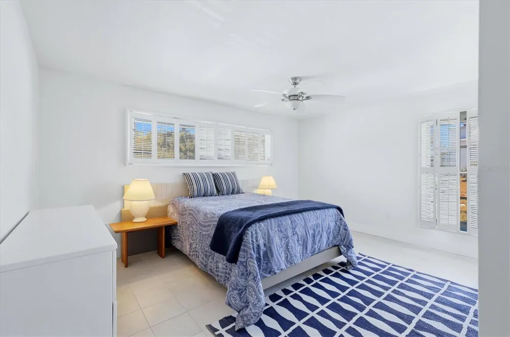 616 LYONS LANE Longboat Key, FL 34228