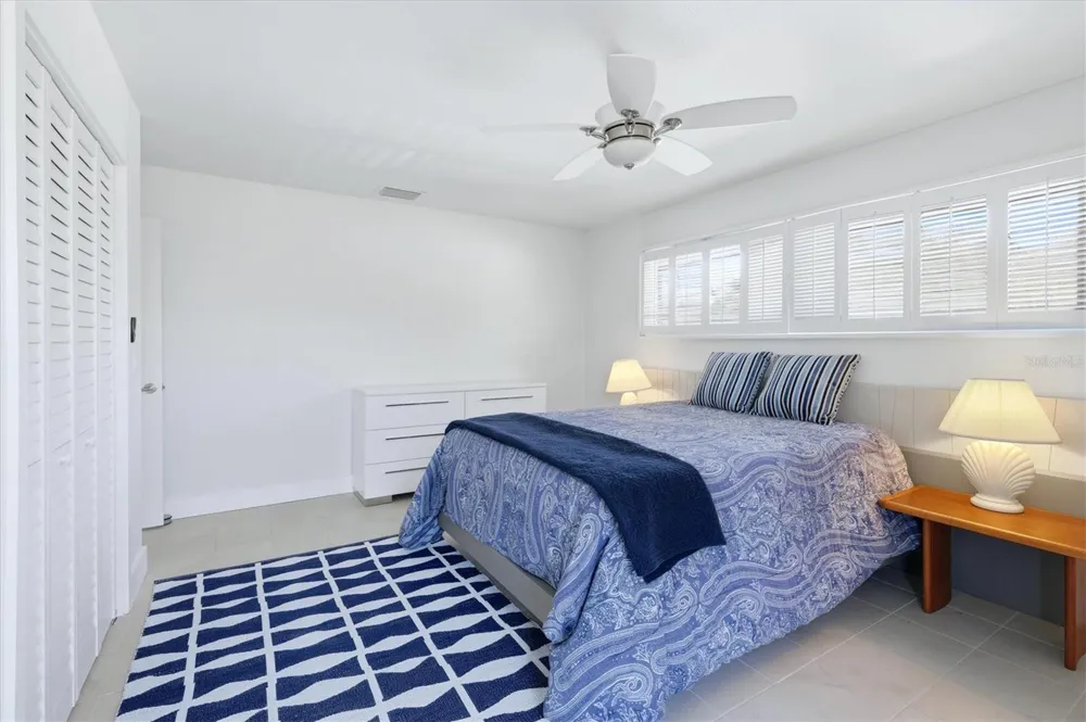 616 LYONS LANE Longboat Key, FL 34228