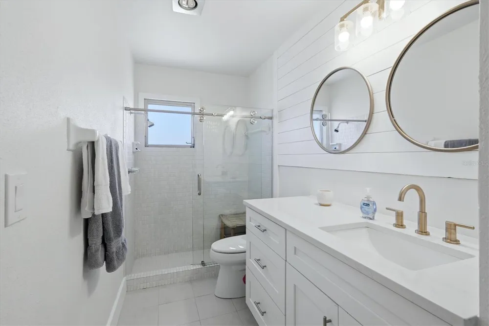 616 LYONS LANE Longboat Key, FL 34228
