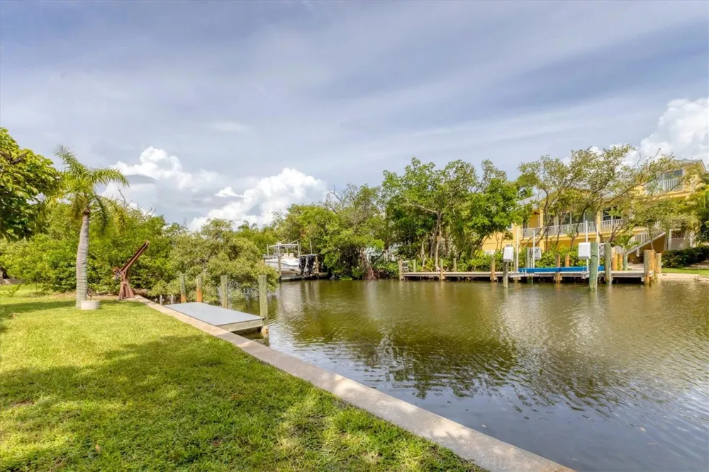 616 LYONS LANE Longboat Key, FL 34228