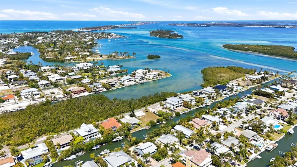 616 LYONS LANE Longboat Key, FL 34228