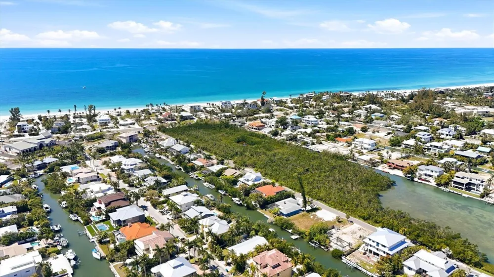 616 LYONS LANE Longboat Key, FL 34228