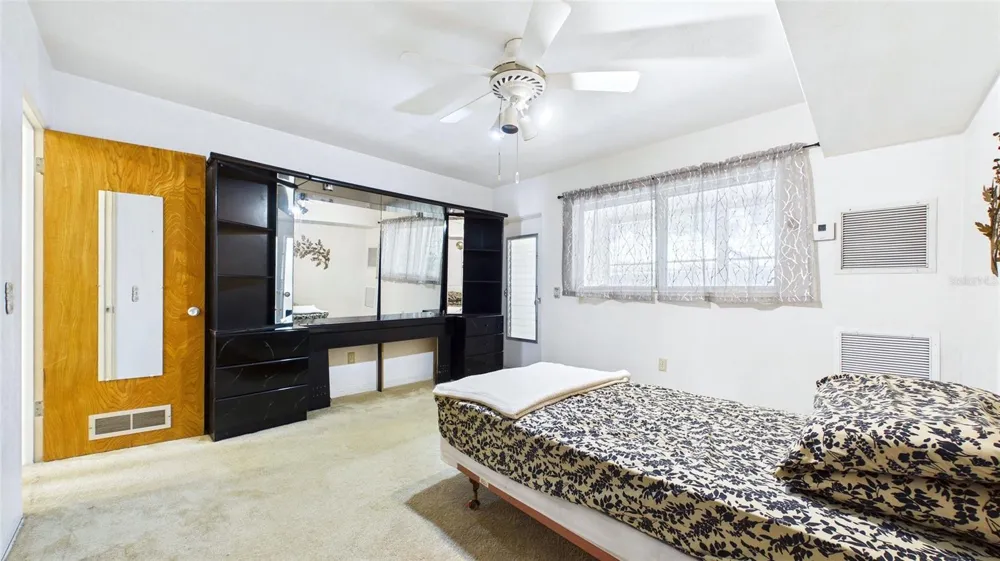 5664 40TH TERRACE #428 St Petersburg, FL 33710