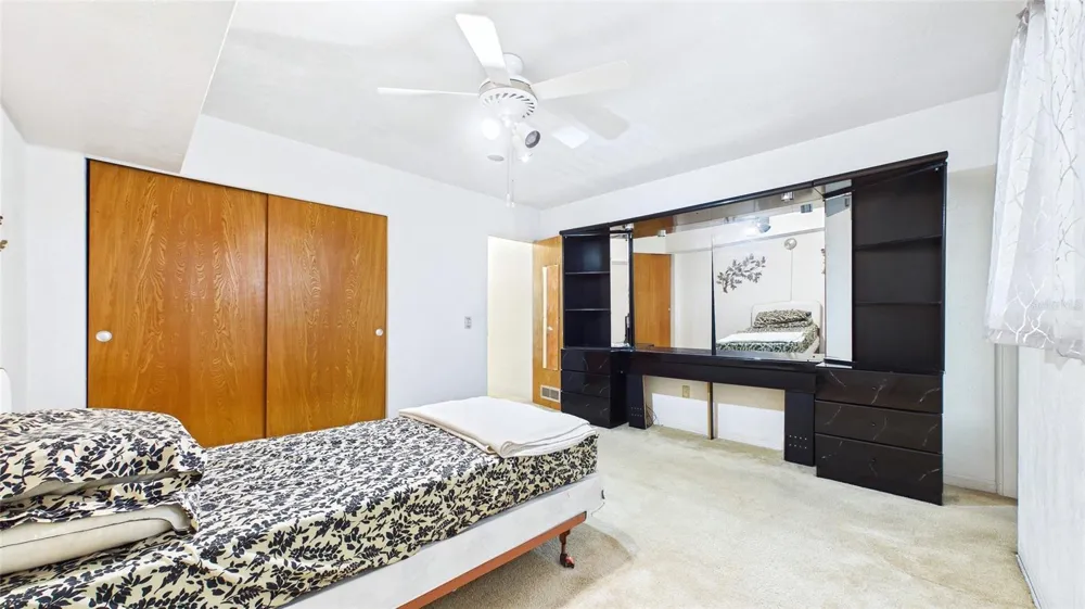 5664 40TH TERRACE #428 St Petersburg, FL 33710