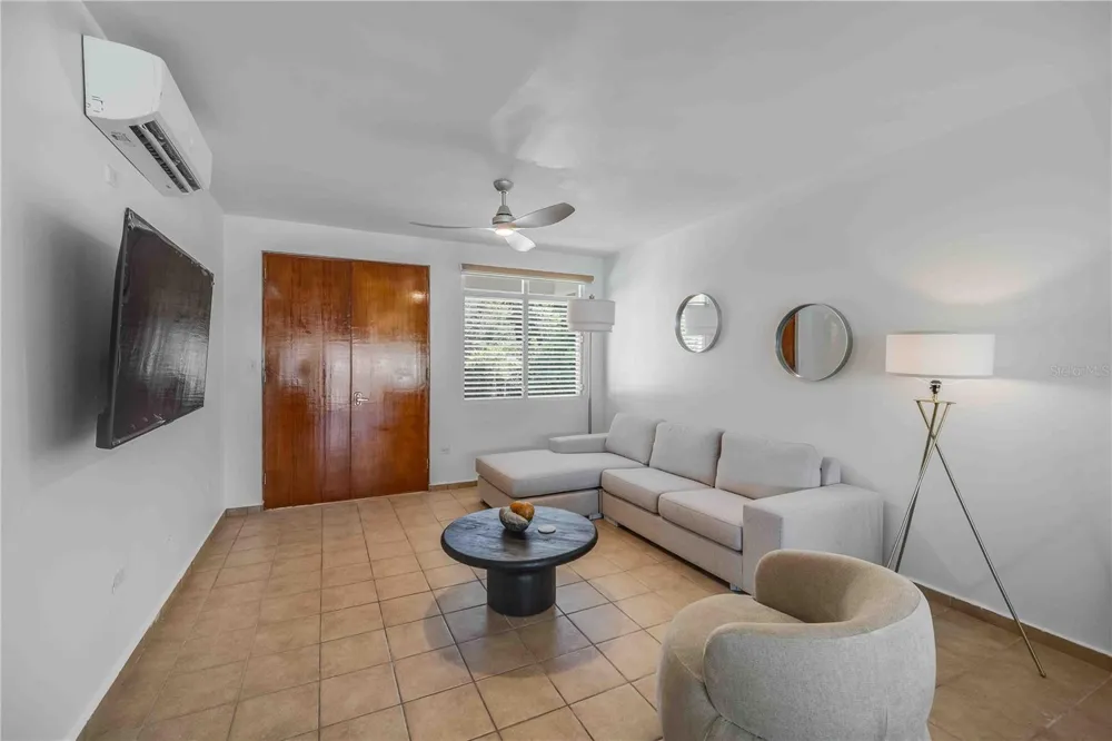 180 PALMAS DRIVE #60-D Humacao, PR 00791