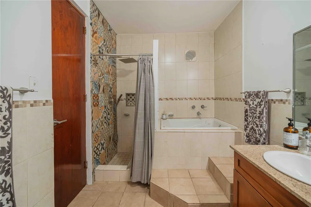 180 PALMAS DRIVE #60-D Humacao, PR 00791