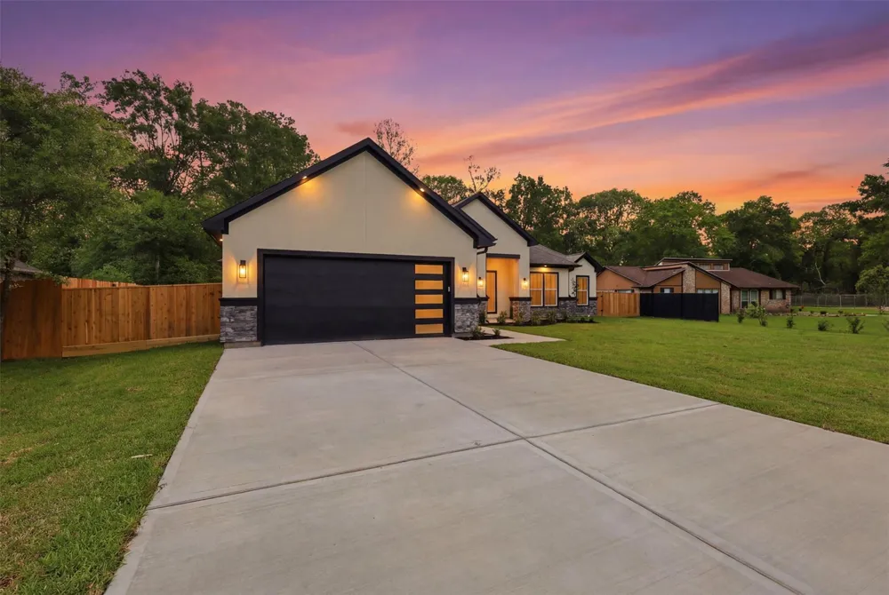 2638 Fountain View Street Roman Forest, TX 77357