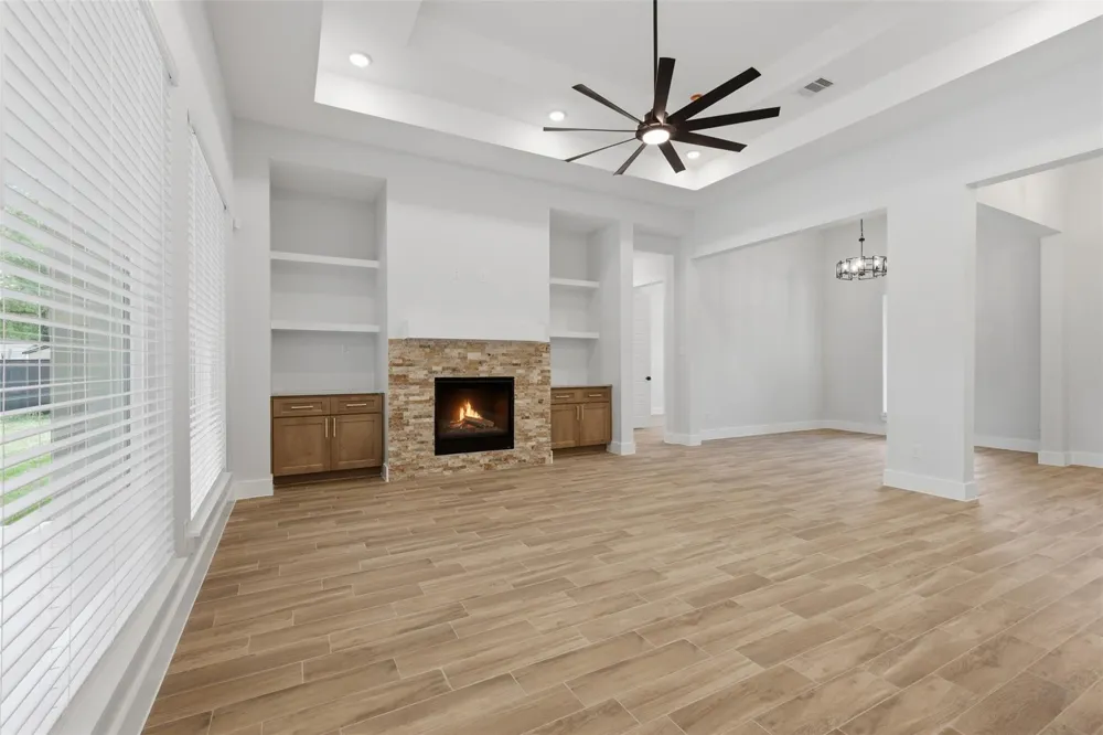 2638 Fountain View Street Roman Forest, TX 77357
