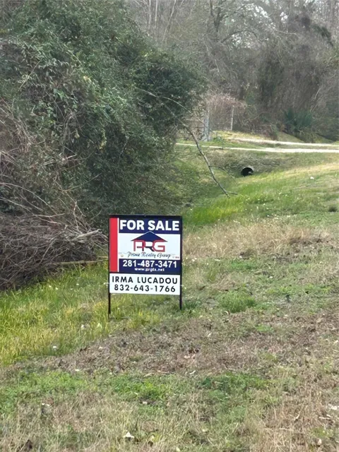 Pin Oak Drive