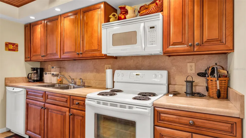 1130 LAKE PARKER AVENUE #C321 Lakeland, FL 33805