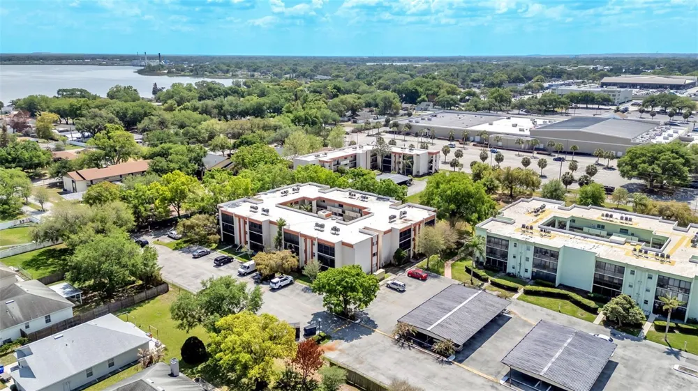 1130 LAKE PARKER AVENUE #C321 Lakeland, FL 33805