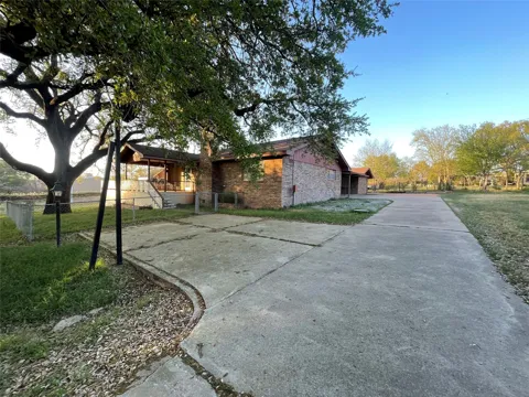 4317 River Oaks Drive