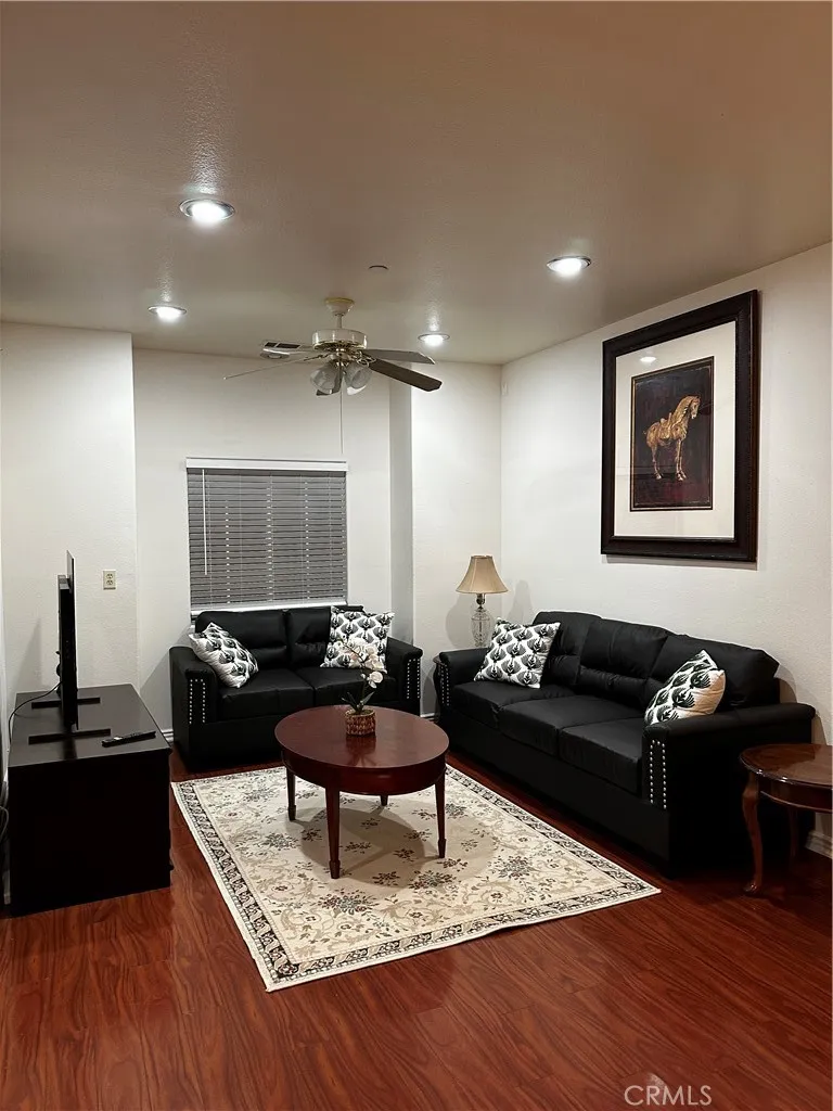 300 Lampman Way Placentia, CA 92870