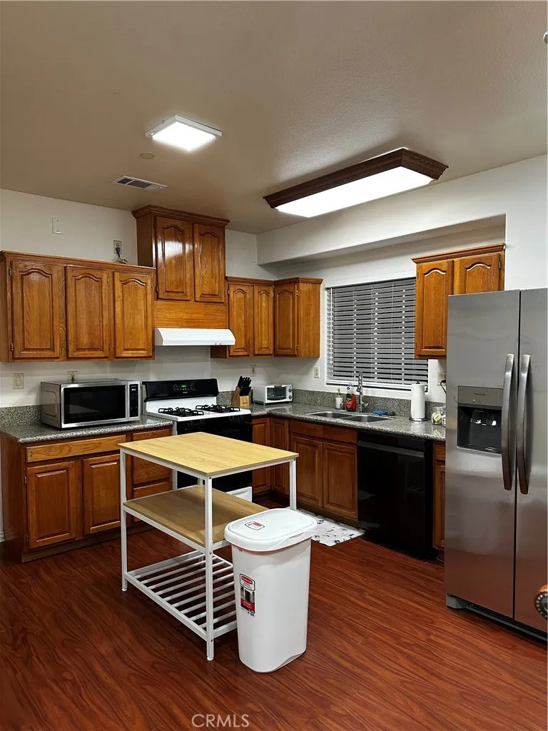 300 Lampman Way Placentia, CA 92870