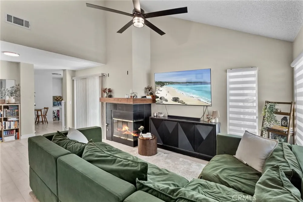 37940 42nd E Palmdale, CA 93552