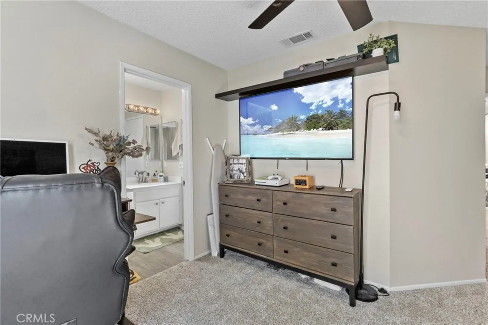 37940 42nd E Palmdale, CA 93552