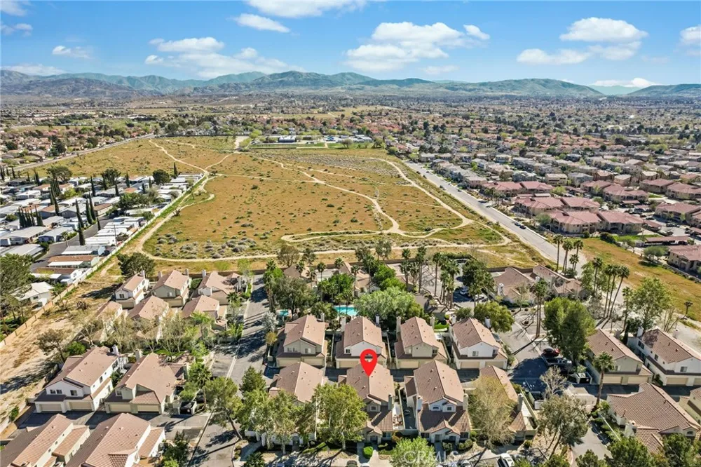 37940 42nd E Palmdale, CA 93552