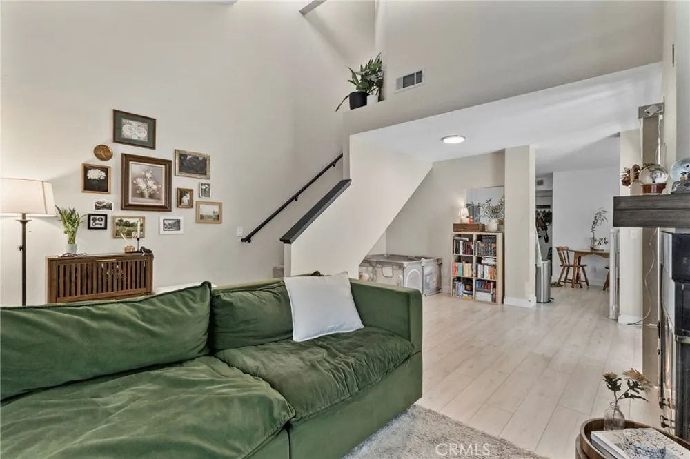 37940 42nd E Palmdale, CA 93552