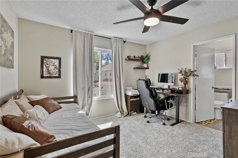 37940 42nd E Palmdale, CA 93552