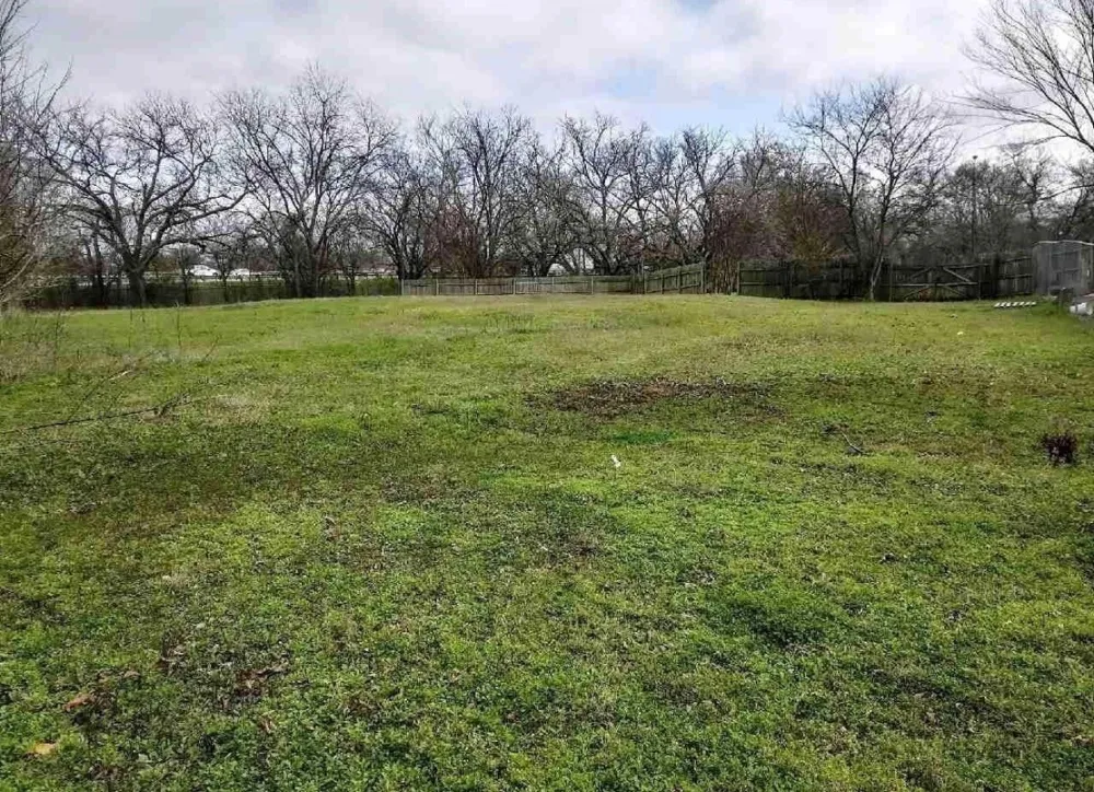319 E Miller Street Burleson, TX 76028