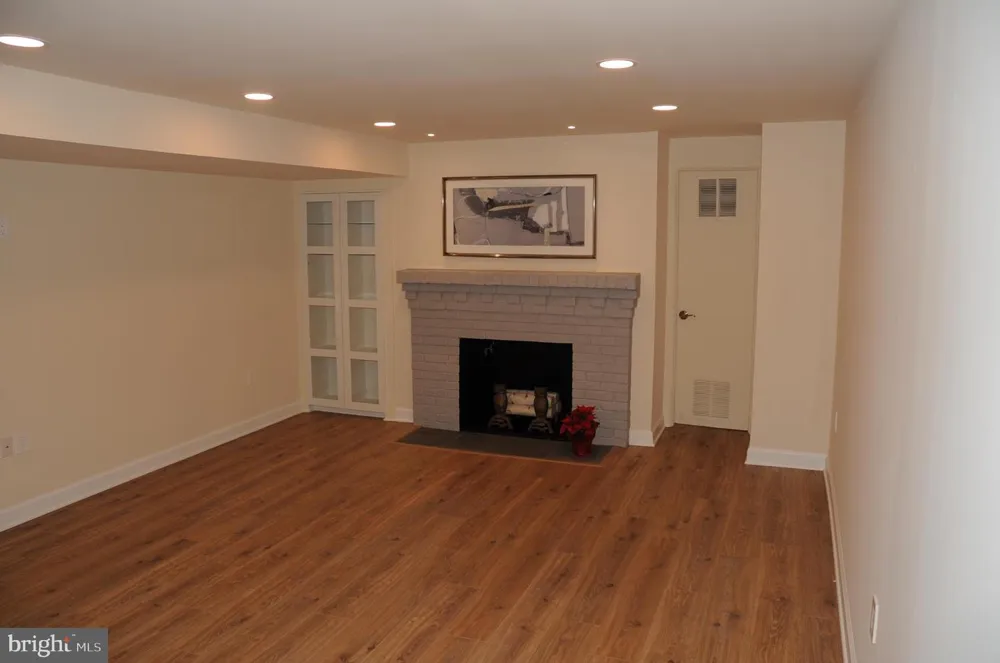 16632 ALDEN AVENUE Gaithersburg, MD 20877