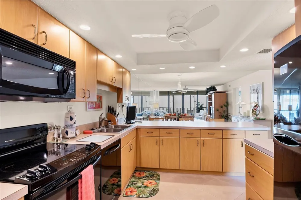 6480 MIDNIGHT PASS ROAD #506 Sarasota, FL 34242