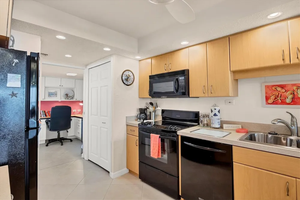 6480 MIDNIGHT PASS ROAD #506 Sarasota, FL 34242