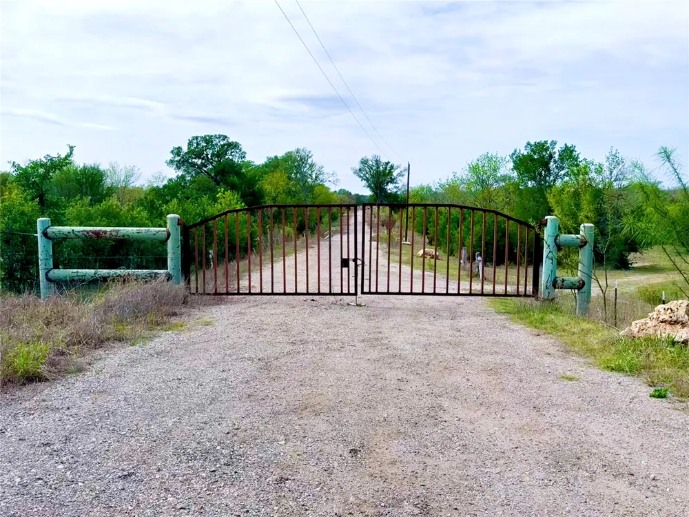 9024 Lockwood Springs Road Manor, TX 78653