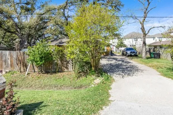 2205 Marnel Road Houston, TX 77055