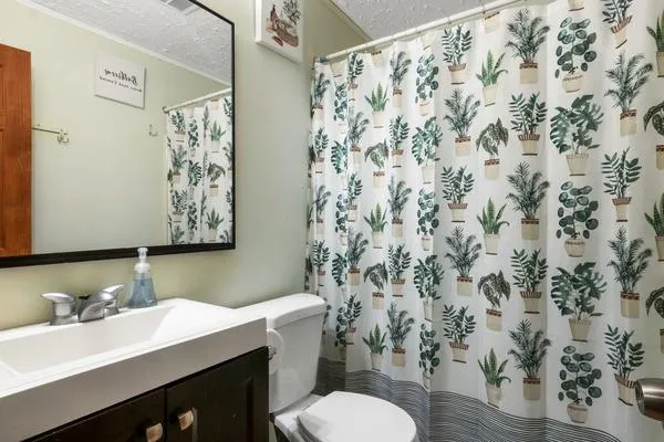 2205 Marnel Road Houston, TX 77055