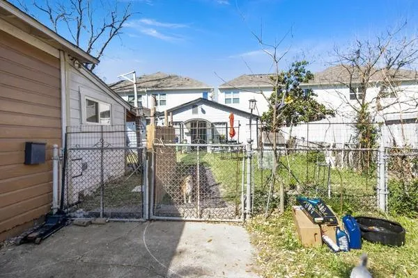 2205 Marnel Road Houston, TX 77055