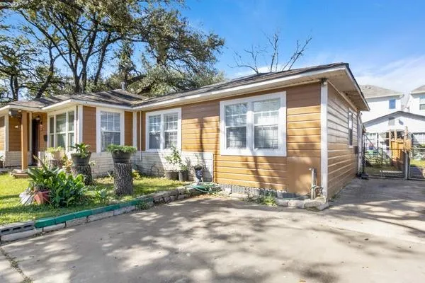 2205 Marnel Road Houston, TX 77055